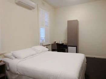 Naughtons Parkville Hotel - Accommodation Brisbane 23