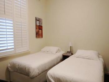 Naughtons Parkville Hotel - Accommodation Brisbane 28