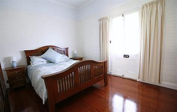 Singletons Retreat - Accommodation Brisbane 10