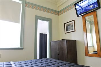 Hotel Gosford - Accommodation Brisbane 0
