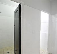The Lakes Hotel - Accommodation Brisbane