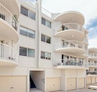 Bayviews amp Harbourview Holiday Apartments - Accommodation Brisbane