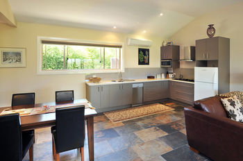 Langbrook Estate Cottages - Accommodation Brisbane 10