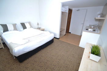 Crossroads Hotel Liverpool - Accommodation Brisbane 4