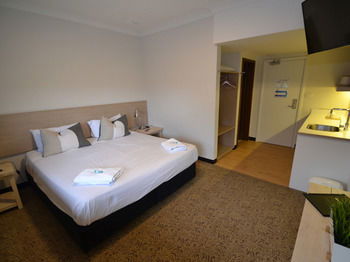 Crossroads Hotel Liverpool - Accommodation Brisbane 18