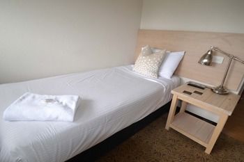 Crossroads Hotel Liverpool - Accommodation Brisbane 23