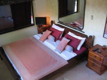 Noosa Edge Nudist Retreat - Accommodation Brisbane 0