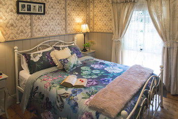 The Heart Of Emerald Bed & Breakfast - Accommodation Brisbane 5