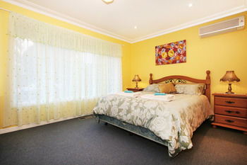 Roseland Holiday House - Accommodation Brisbane 3