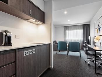 Best Western Plus Lake Kawana Hotel - Accommodation Brisbane 2