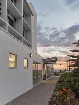 Best Western Plus Lake Kawana Hotel - Accommodation Brisbane 6