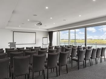 Best Western Plus Lake Kawana Hotel - Accommodation Brisbane 13