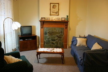 A Settler's Cottage - Accommodation Brisbane 2