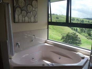 Top Of The Hill - Accommodation Brisbane 0