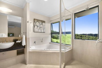 Top Of The Hill - Accommodation Brisbane 11
