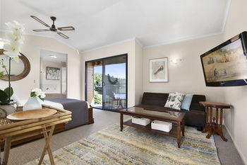 Top Of The Hill - Accommodation Brisbane 14