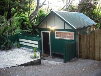 Lotus Lodges - Accommodation Brisbane 0