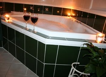 Lotus Lodges - Accommodation Brisbane 2