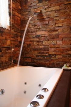 Lotus Lodges - Accommodation Brisbane 9