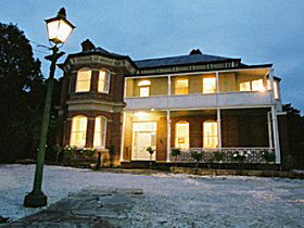 Amberley House - Accommodation Brisbane 0