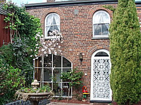 Atrium Apartment B&B - Accommodation Brisbane 0
