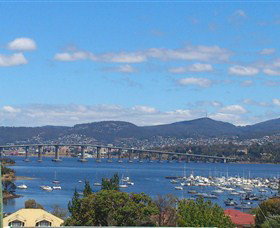 Ashwood Apartments - Lindisfarne - Accommodation Brisbane 0