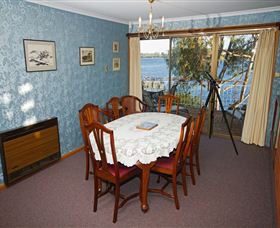 Waterside Accommodation - Derwent Retreat - Accommodation Brisbane 2