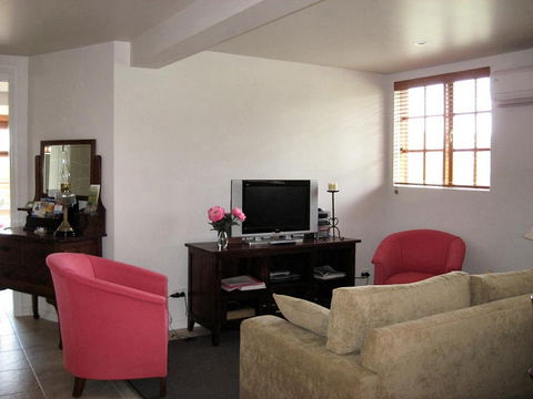 Amble In Cottage - Accommodation Brisbane 1