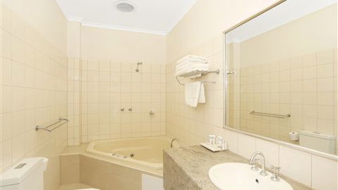 Quality Inn & Suites The Menzies - Accommodation Brisbane 1