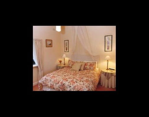 A Country House At Winstanley - Accommodation Brisbane 0