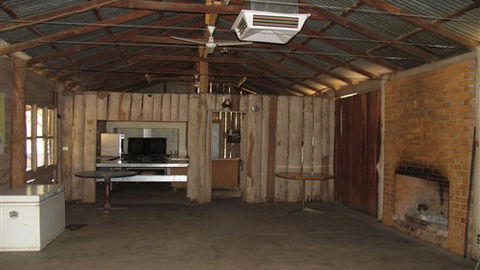 TreeTops Log Cabin - Accommodation Brisbane 0