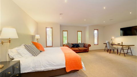 Newington Lake House - Accommodation Brisbane 0