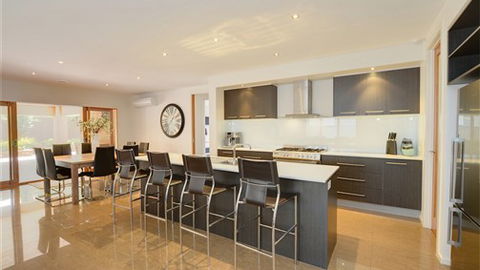 Newington Lake House - Accommodation Brisbane 3