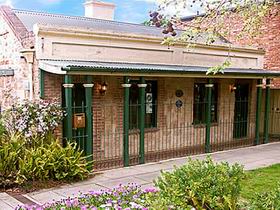 Chichester Gardens Cottage - Accommodation Brisbane 0