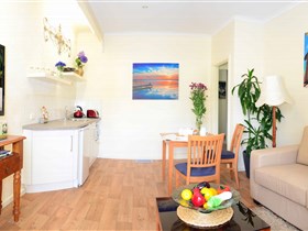 Canberra ACT Accommodation Brisbane