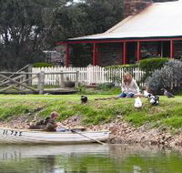 Stonewell Cottages and Vineyards - Accommodation Brisbane