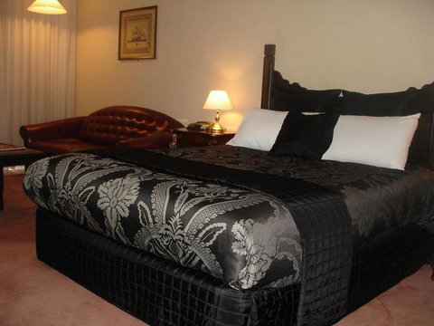 Albury Manor House - Accommodation Brisbane 1