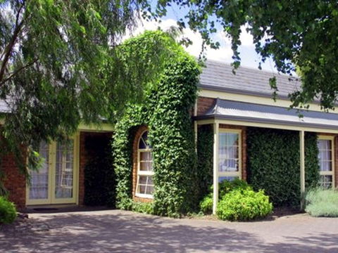 Arkana Motor Inn & Terrace Apartments - Accommodation Brisbane 1