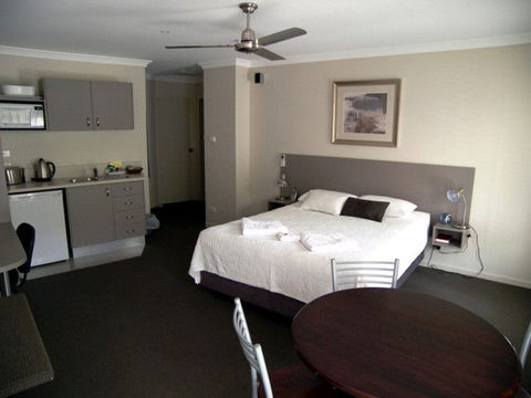 Aston Hill Motor Lodge - Accommodation Brisbane 0