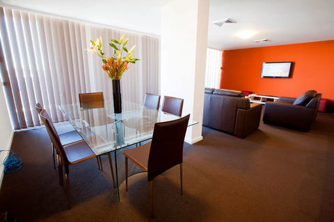 B7 Honeysuckle Apartments - Accommodation Brisbane 7