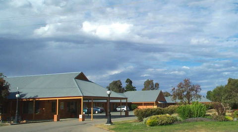 Bishop's Lodge Motor Inn - Accommodation Brisbane 0