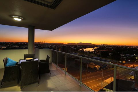 Curtis Central Apartments - Accommodation Brisbane 1