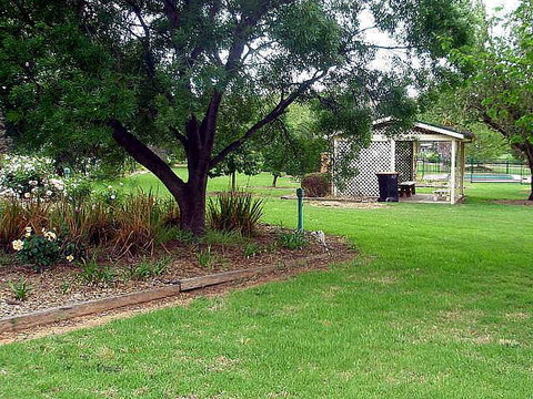 Golfview Motor Inn - Accommodation Brisbane 2