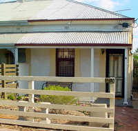 Harriett's Cottage Accommodation Clyde's Cottage