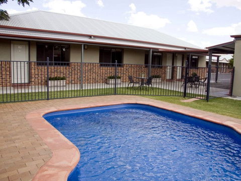 Saltbush Motor Inn - Accommodation Brisbane 1