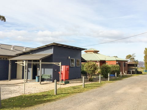 Snug Beach Cabin & Caravan Park - Accommodation Brisbane 1