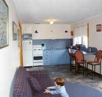 Sunset Holiday Villas - Accommodation Brisbane