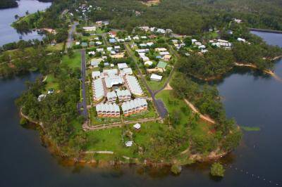 Tinaroo Lake Resort - Holiday Apartments - Accommodation Brisbane 1