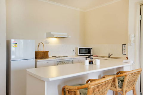 Tropic Towers Apartments - Accommodation Brisbane 7
