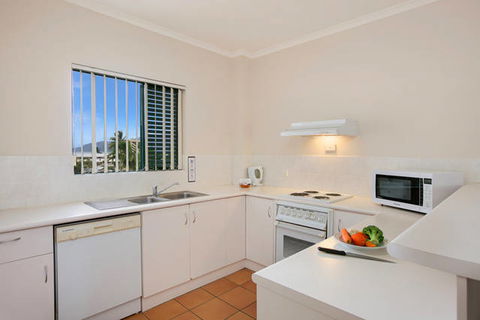 Tropic Towers Apartments - Accommodation Brisbane 13